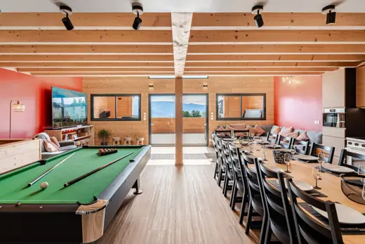 Billard et salle à manger