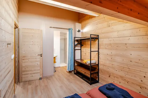 Chambre avec lits superposés